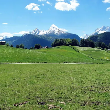 Mit Balkon In Guter Ausflugslage By Interhome