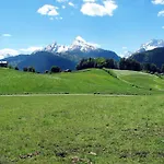 Mit Balkon In Guter Ausflugslage By Interhome
